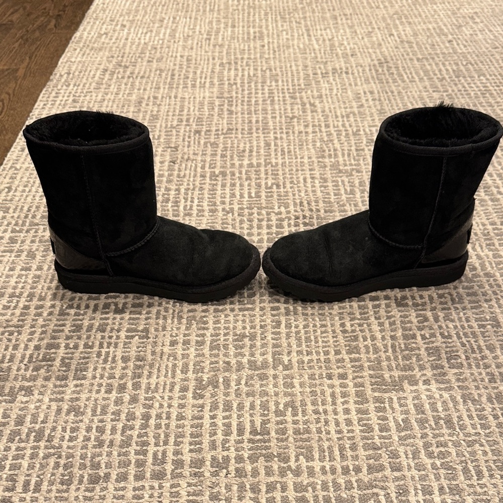 Black Ugg big kid boots size 4 - Picture 5 of 6